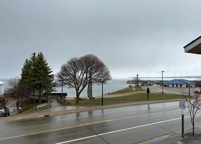 Bayside Inn